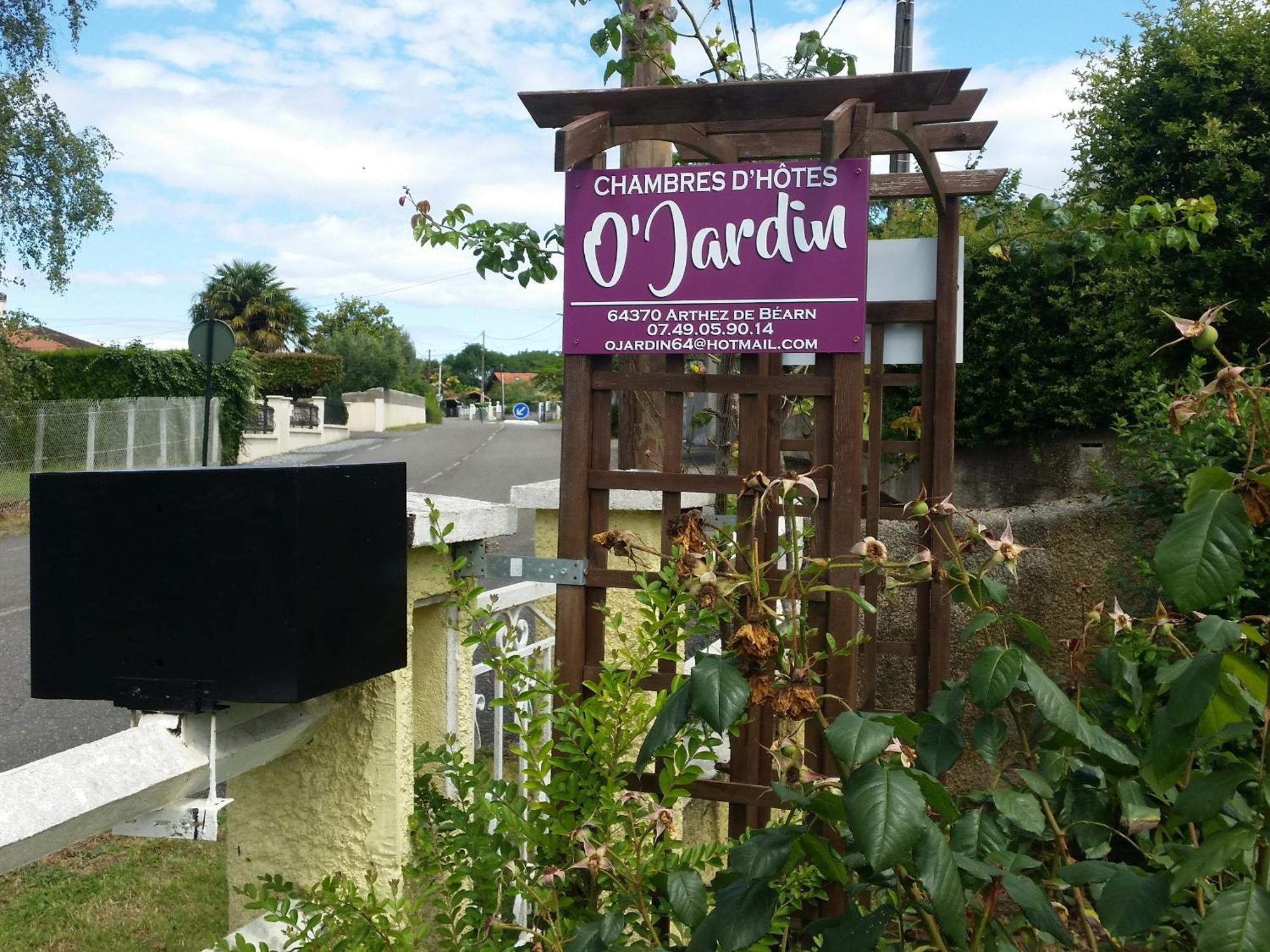 Bed and Breakfast O'jardin Arthez-de-Bearn Exterior foto